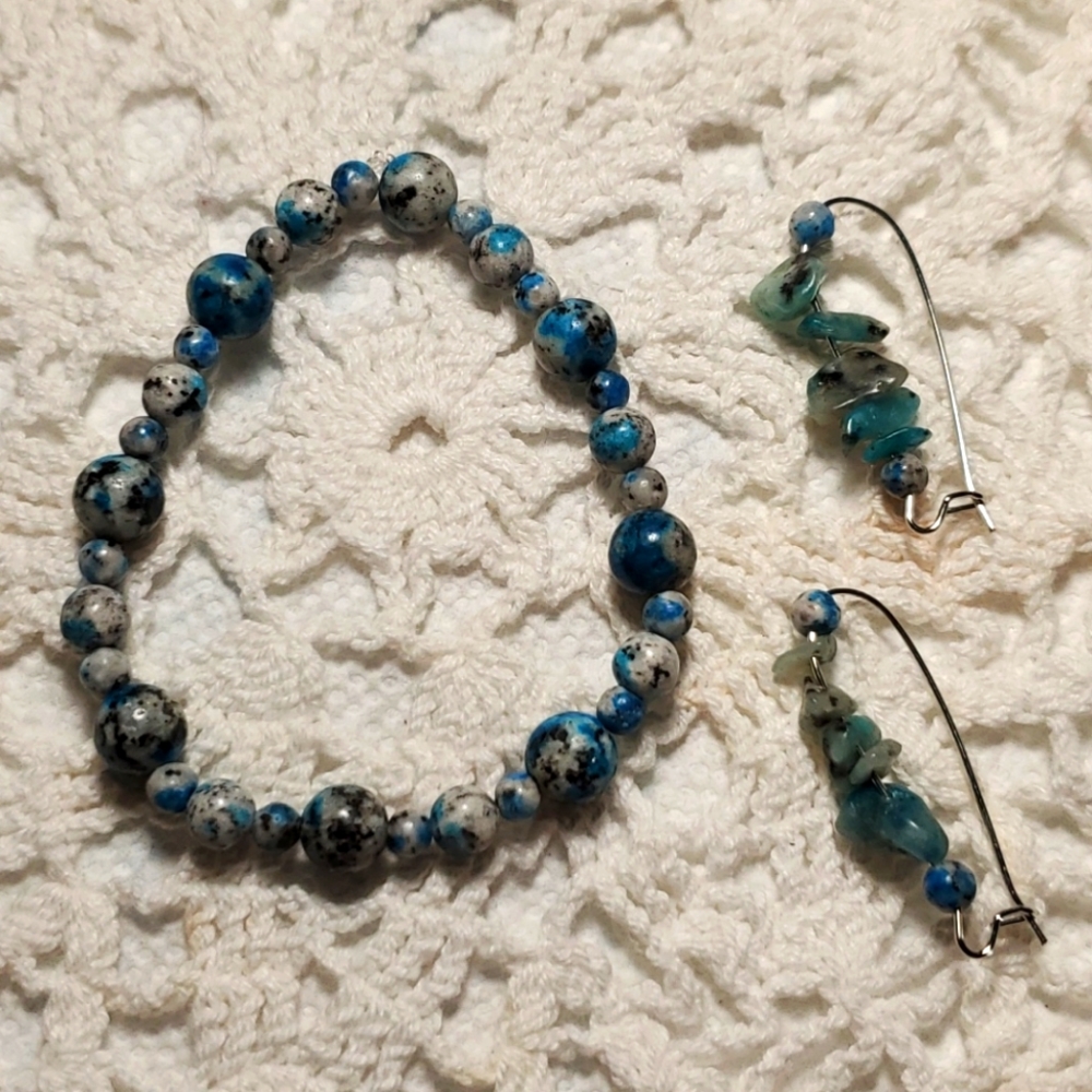 7 inch Handmade stretch bracelet with earings